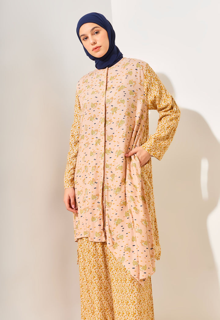 Gayo Tunic Side Slits Top in Peach Mix Print