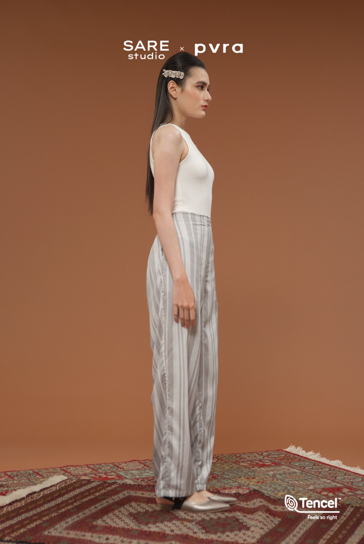 Loa High Waist Pants in Stone Woven