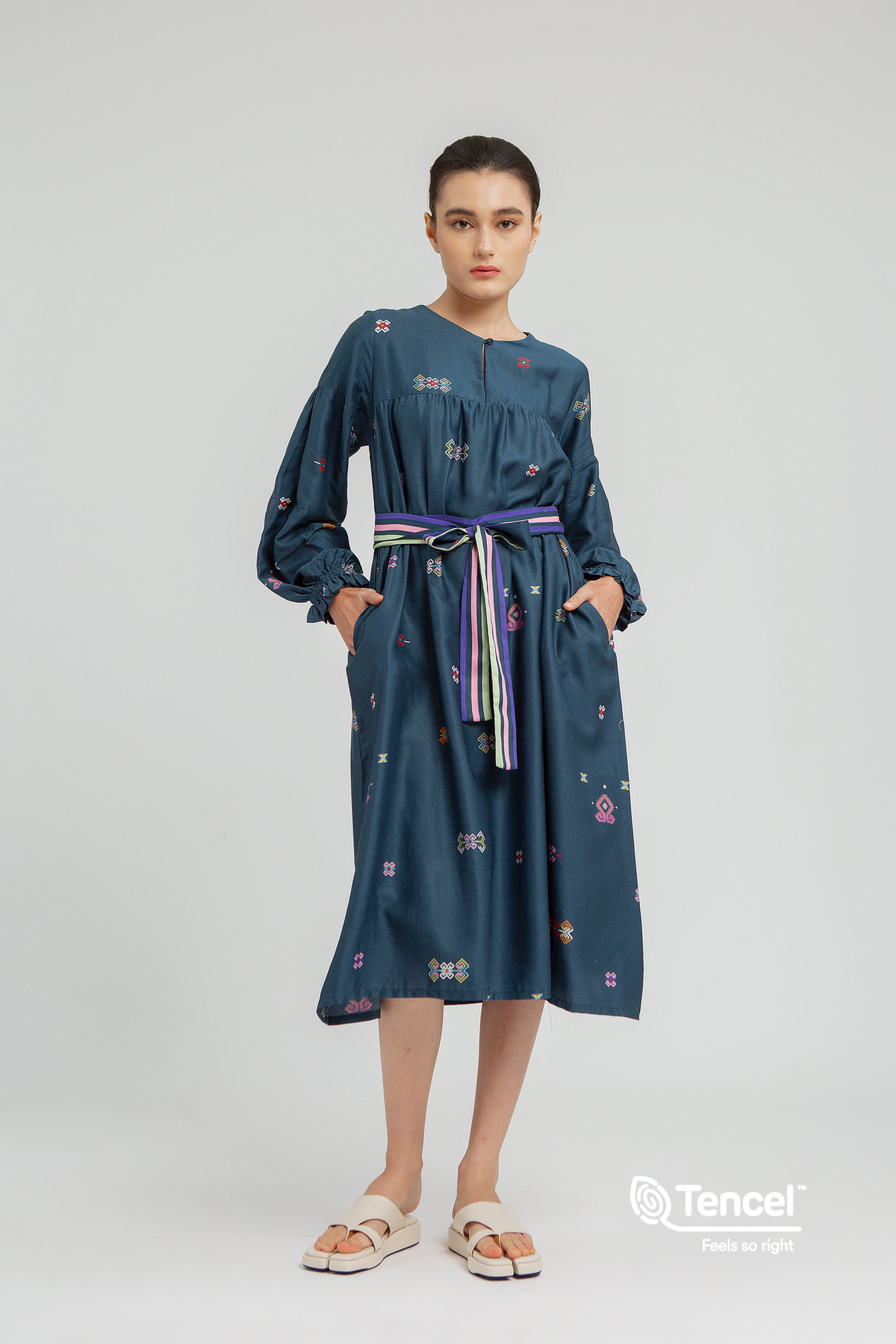 Sigi Babydoll Midi Dress in Midnight Blue Daya