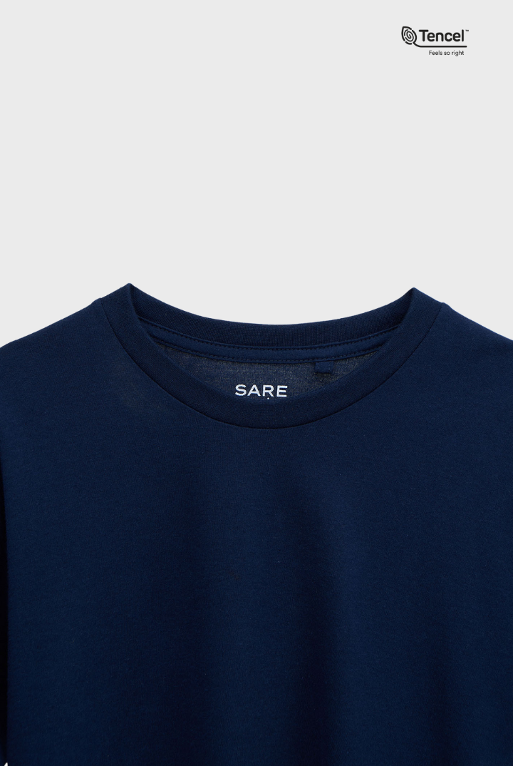 Baia Cropped T-shirt in Navy
