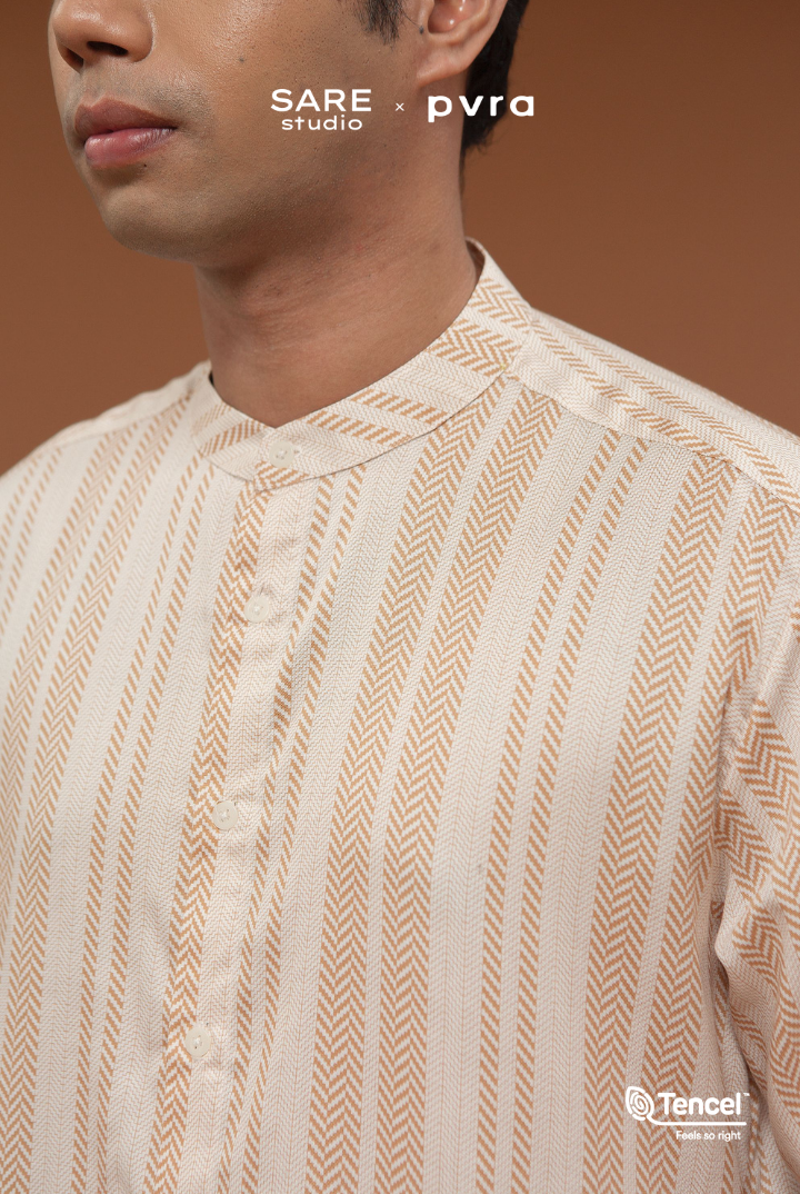 Paso Stand Collar Shirt in Sand Woven