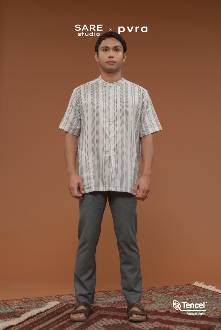 Paso Stand Collar Shirt in Stone Woven