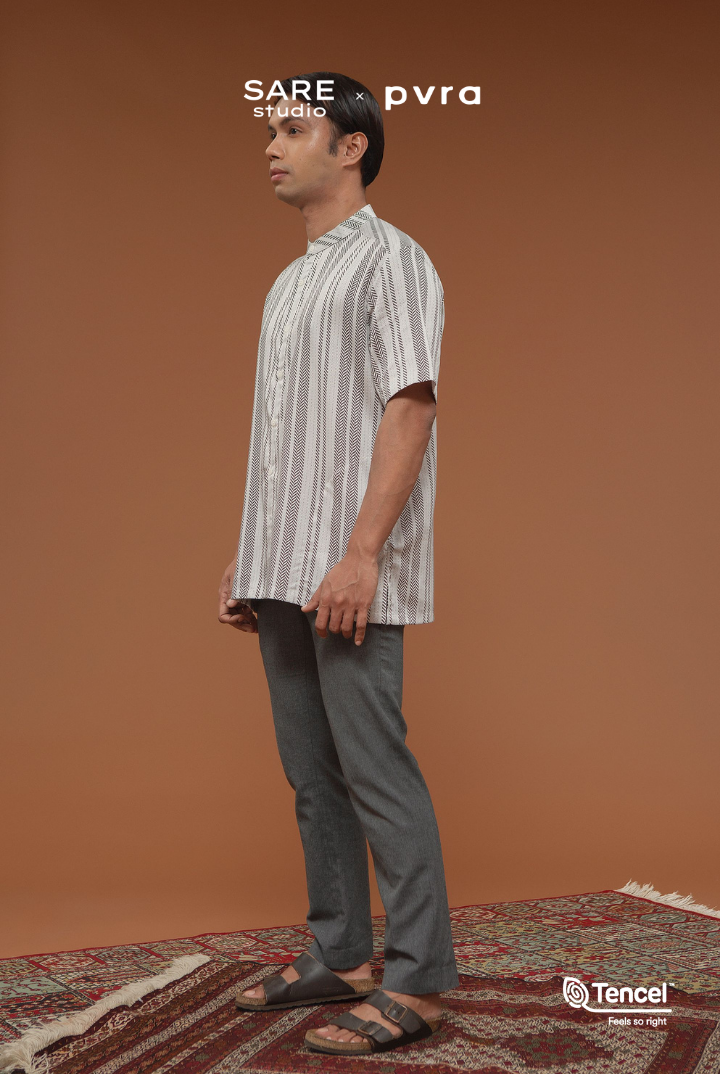 Paso Stand Collar Shirt in Stone Woven