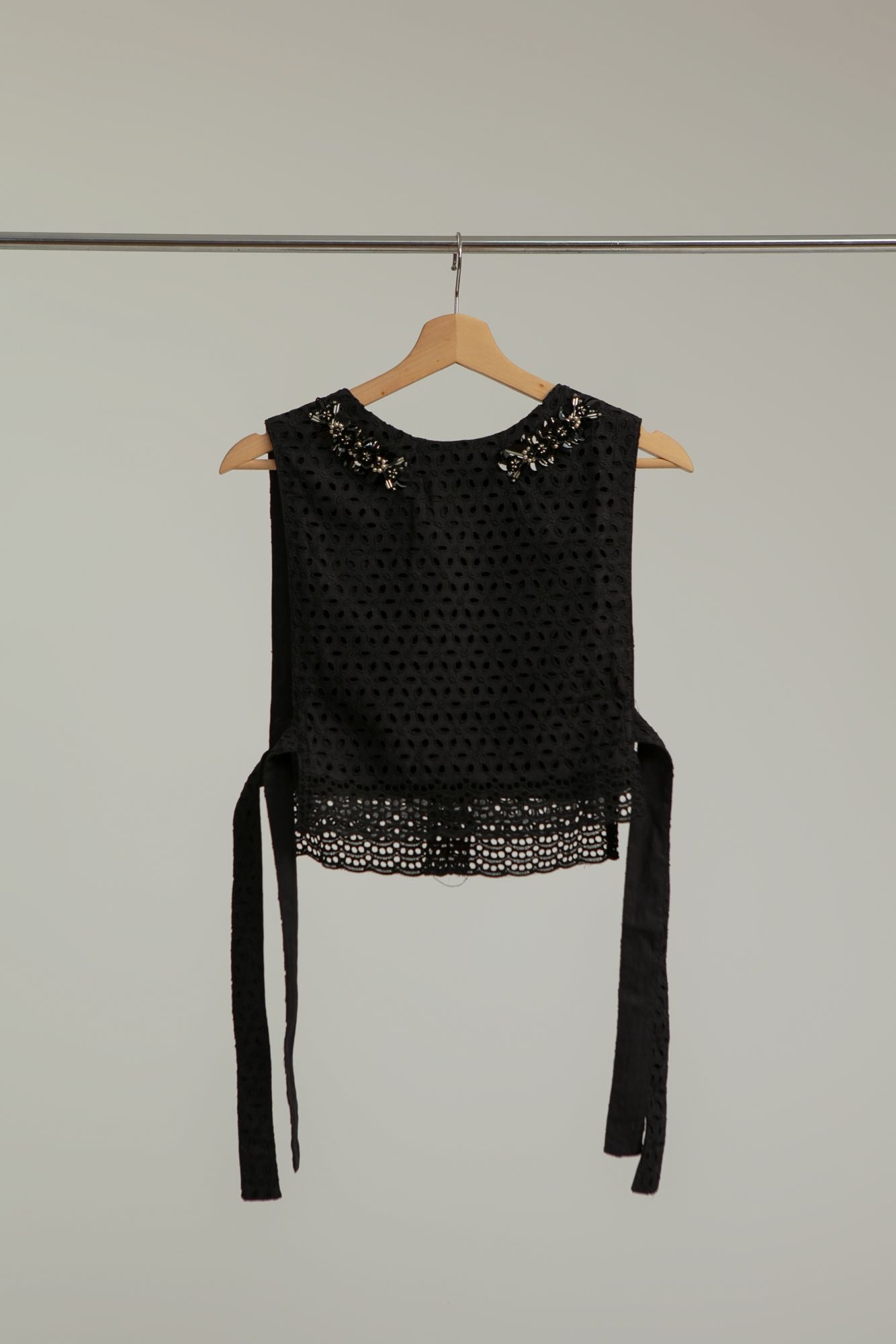 Anggrek Bib in Black