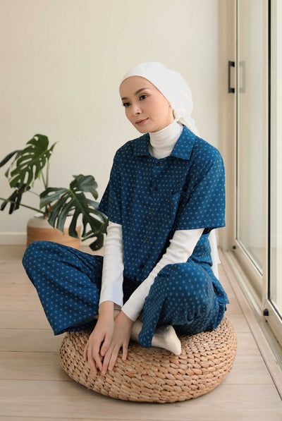 Dali Unisex Relax Top in Navy Bijou