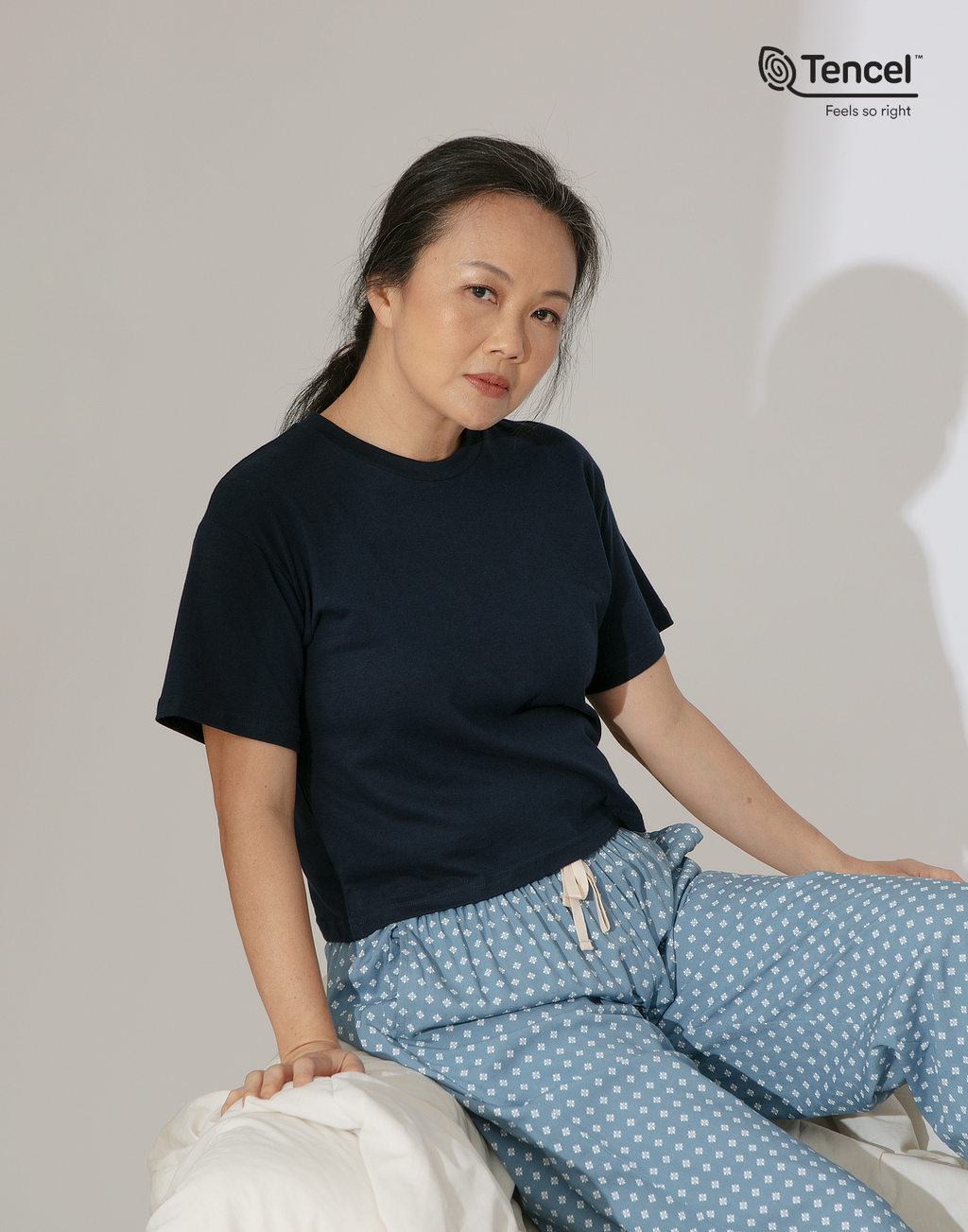 Baia Cropped T-shirt in Navy