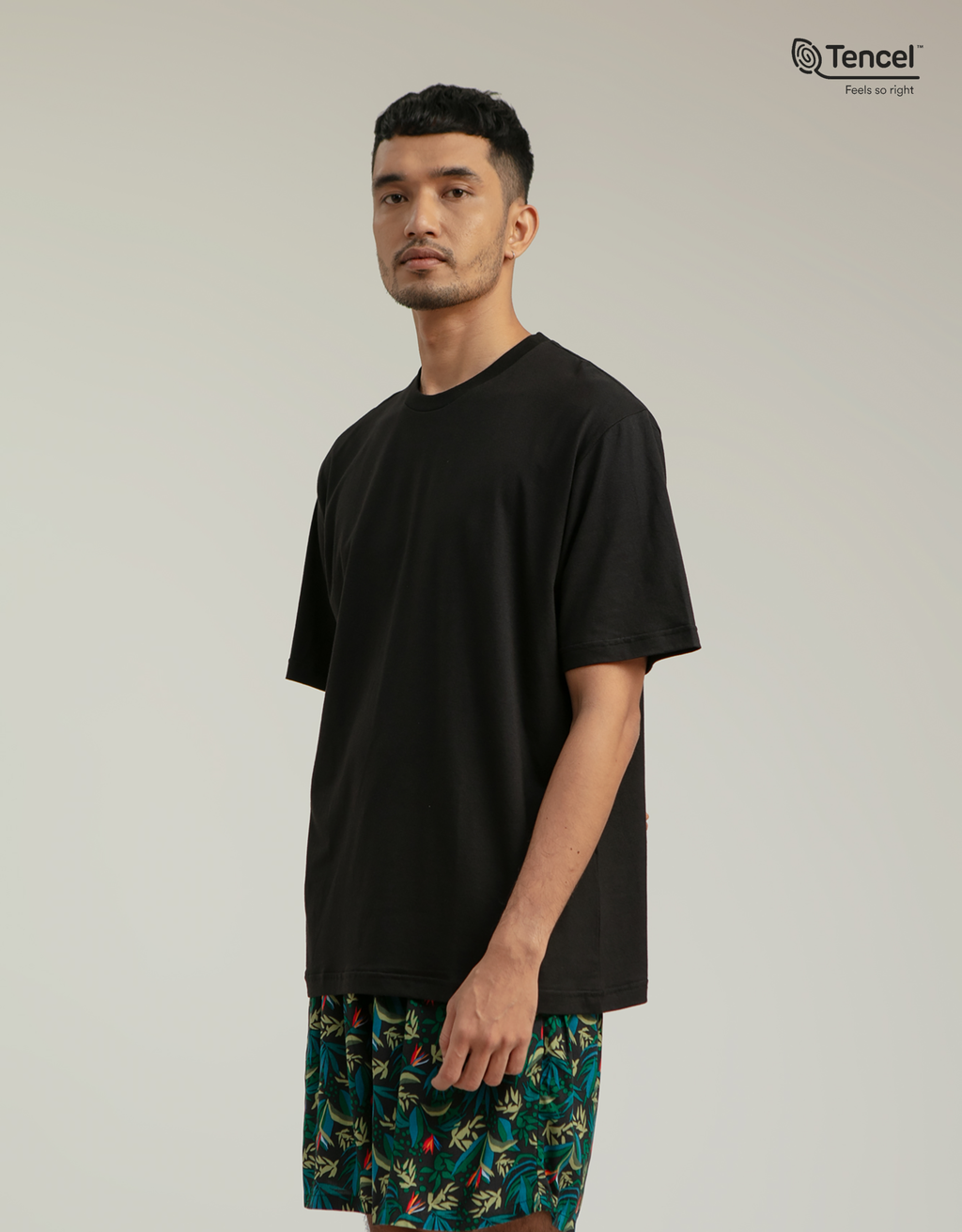 Bajo Unisex T-shirt in Black