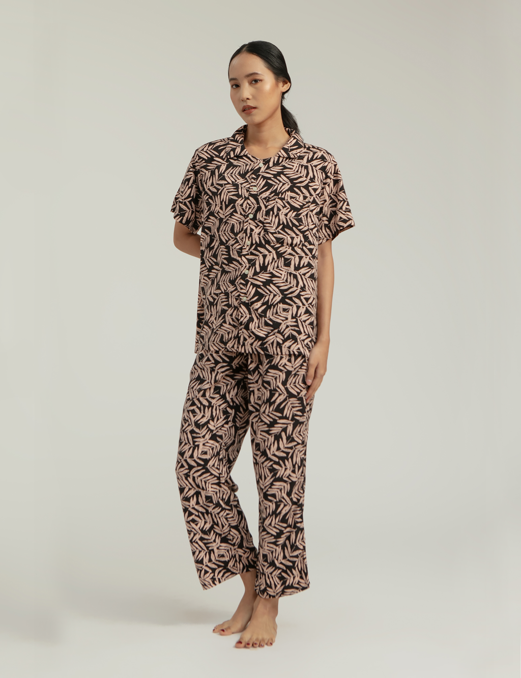 Dali Unisex Relax Top in Black Bamboo