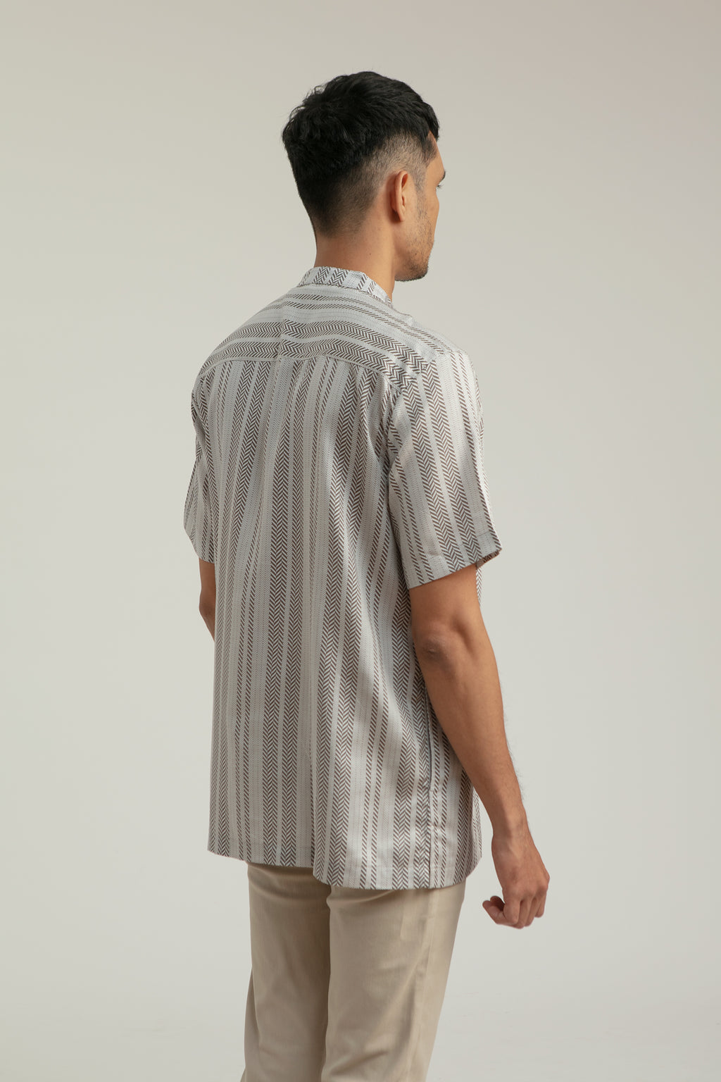 Paso Stand Collar Shirt in Stone Woven