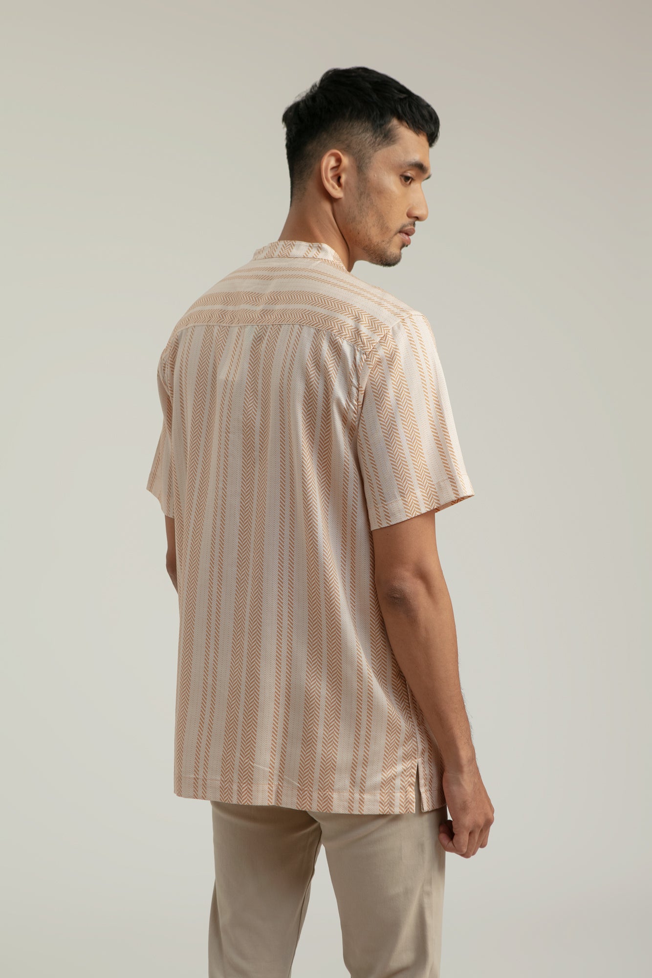 Paso Stand Collar Shirt in Sand Woven