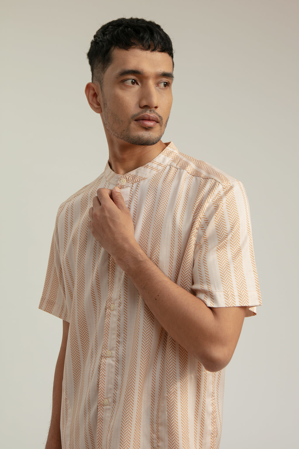 Paso Stand Collar Shirt in Sand Woven