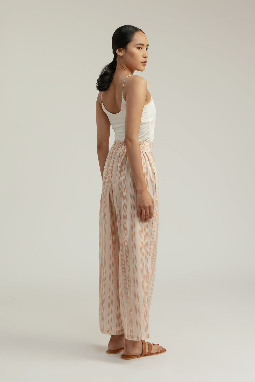 Loa High Waist Pants in Sand Woven