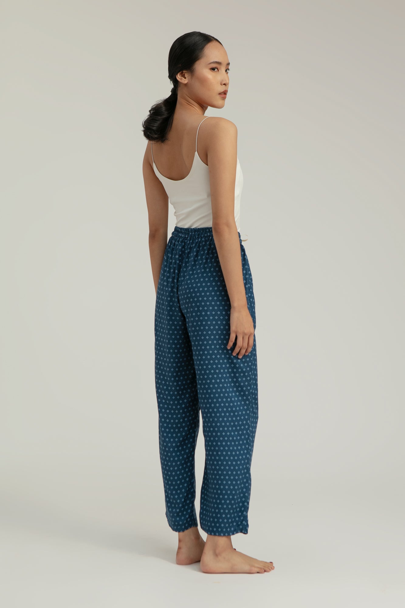 Gani Unisex Relax Pants in Navy Bijou