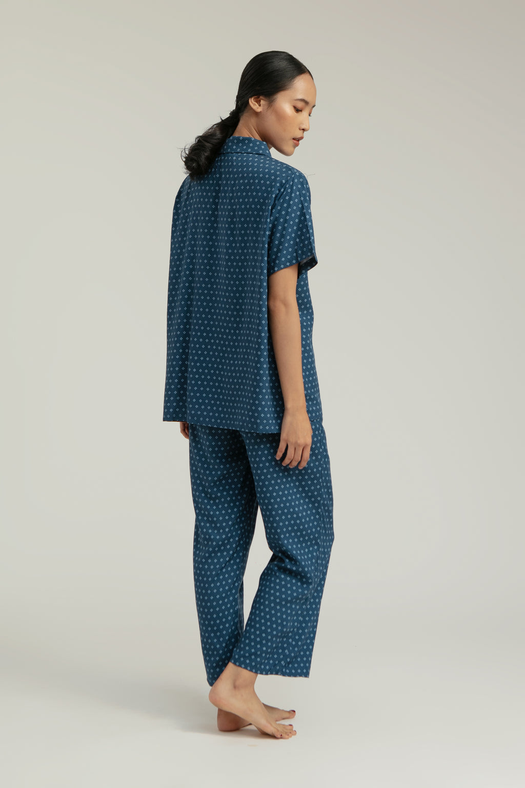 Dali Unisex Relax Top in Navy Bijou