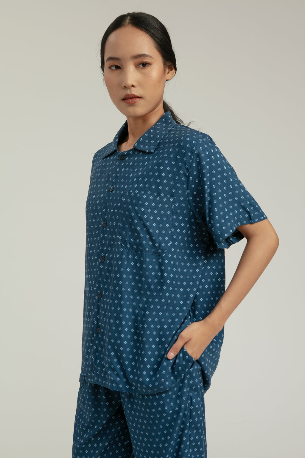 Dali Unisex Relax Top in Navy Bijou