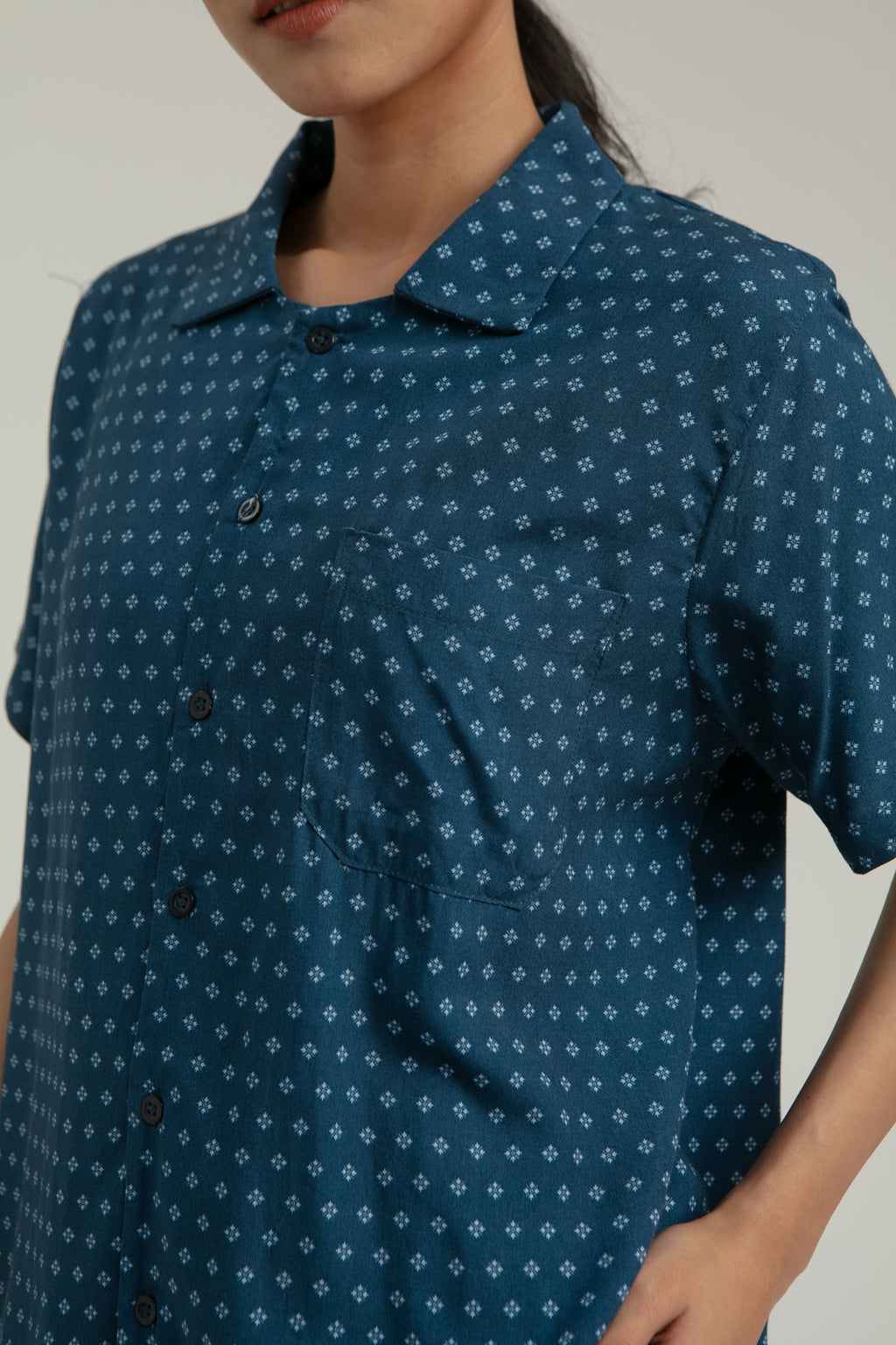 Dali Unisex Relax Top in Navy Bijou