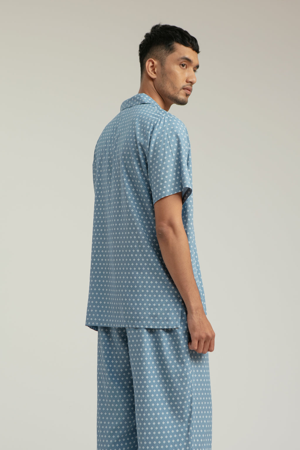 Dali Unisex Relax Top in Sky Bijou