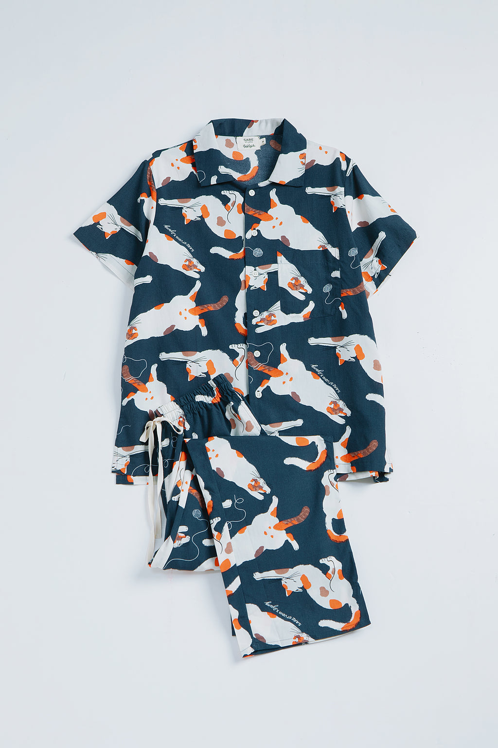 Kasturi Set in Grey Gembul