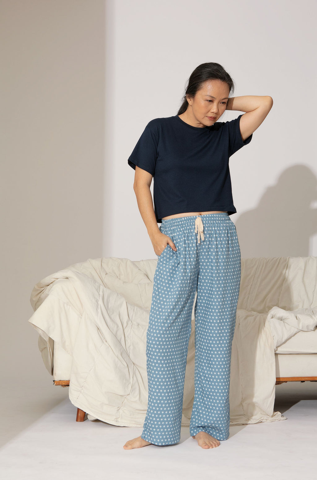 Baia Cropped T-shirt in Navy