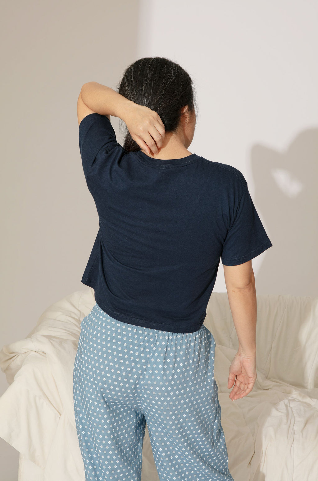 Baia Cropped T-shirt in Navy