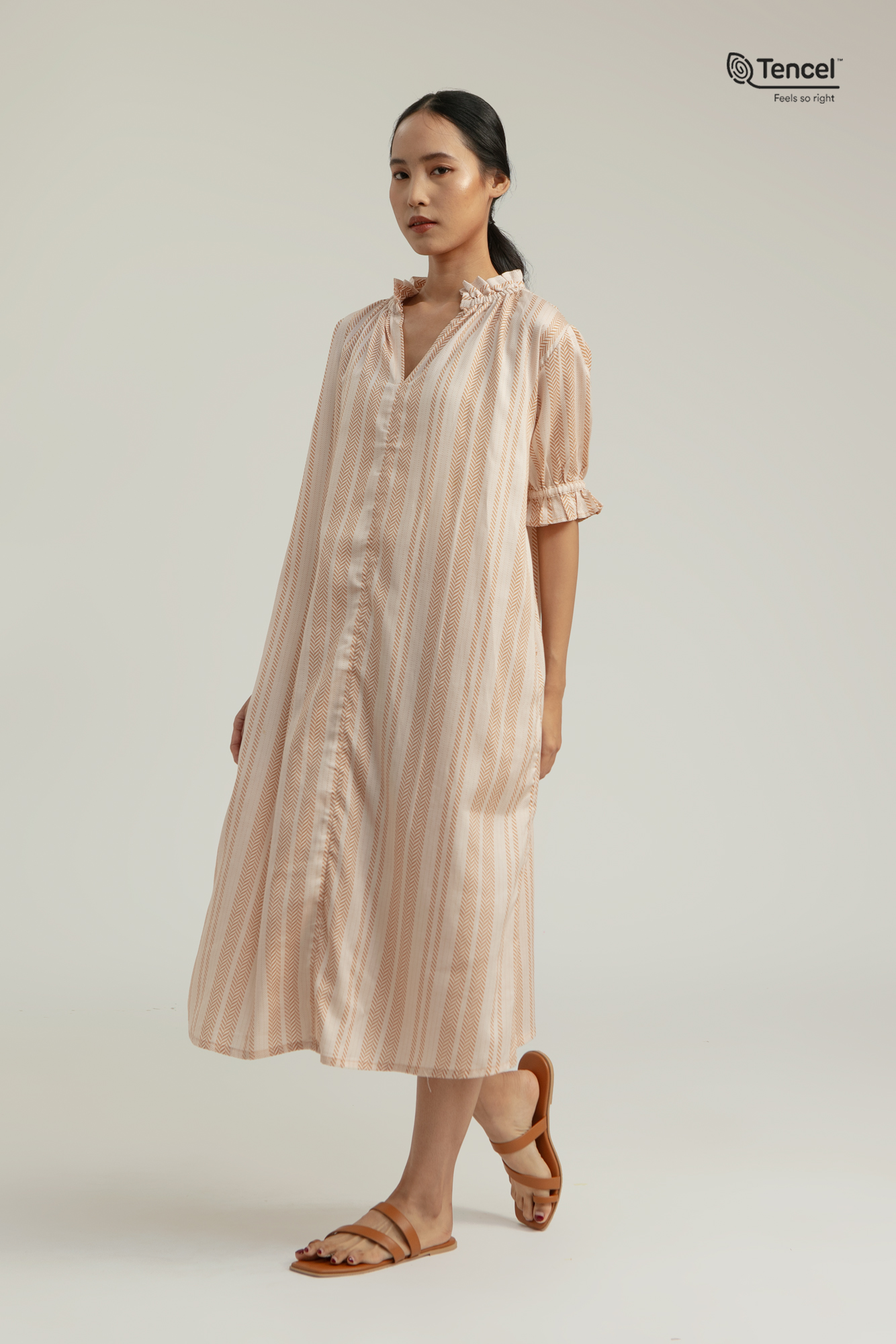 Maros Puffy Short Sleeves Dress in Sand Woven