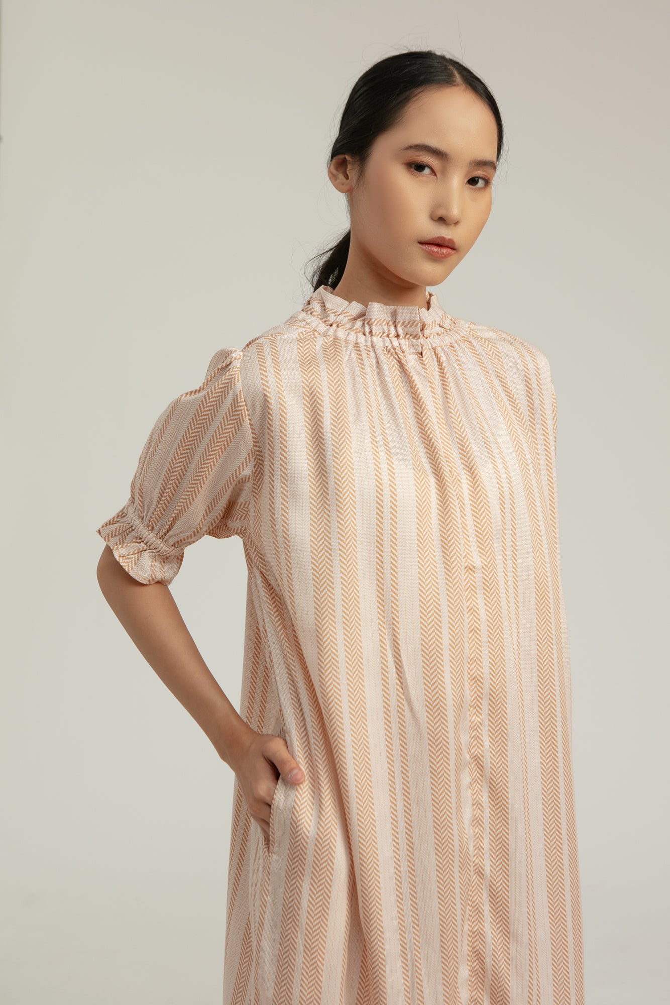 Maros Puffy Short Sleeves Dress in Sand Woven