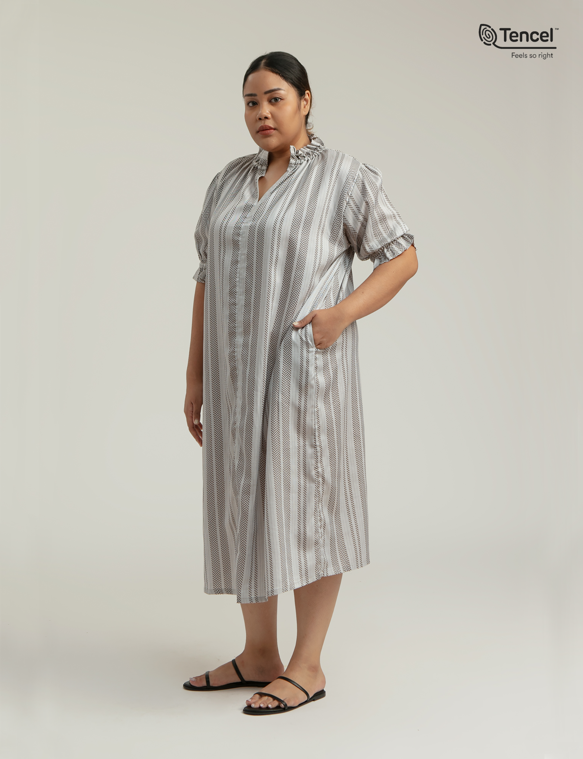 Maros Puffy Short Sleeves Dress in Stone Woven