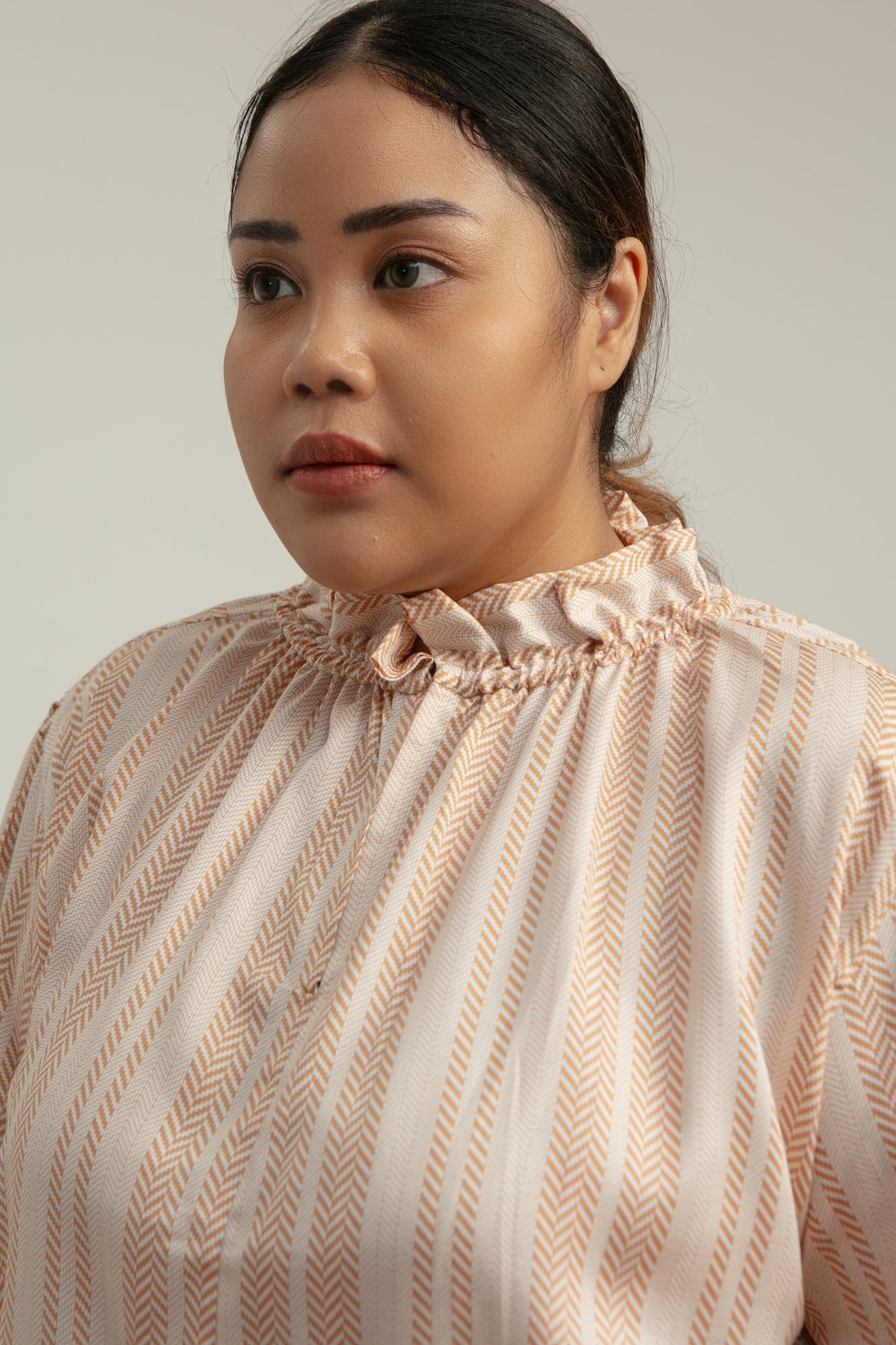 Nila Long Sleeves Top in Sand Woven