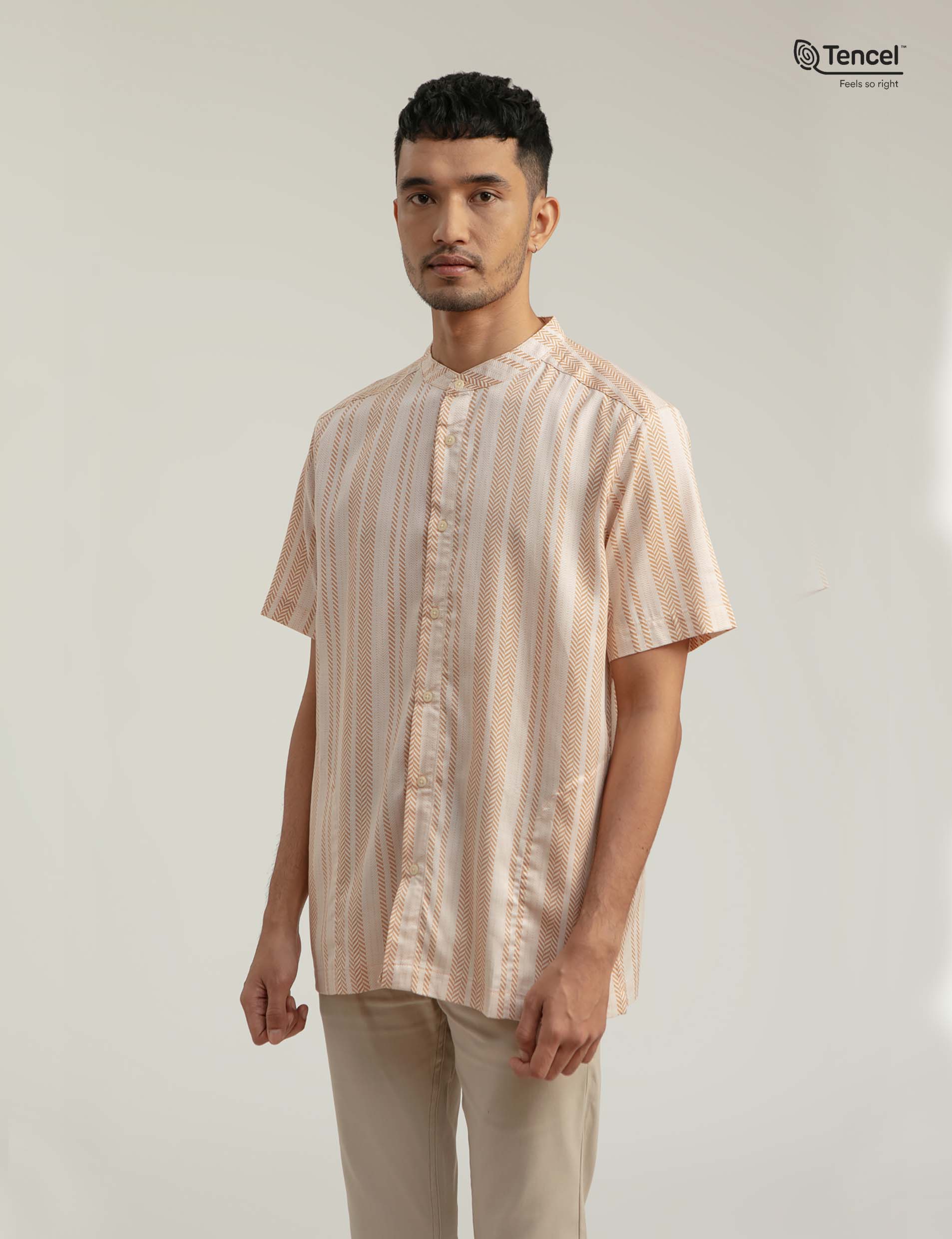 Paso Stand Collar Shirt in Sand Woven