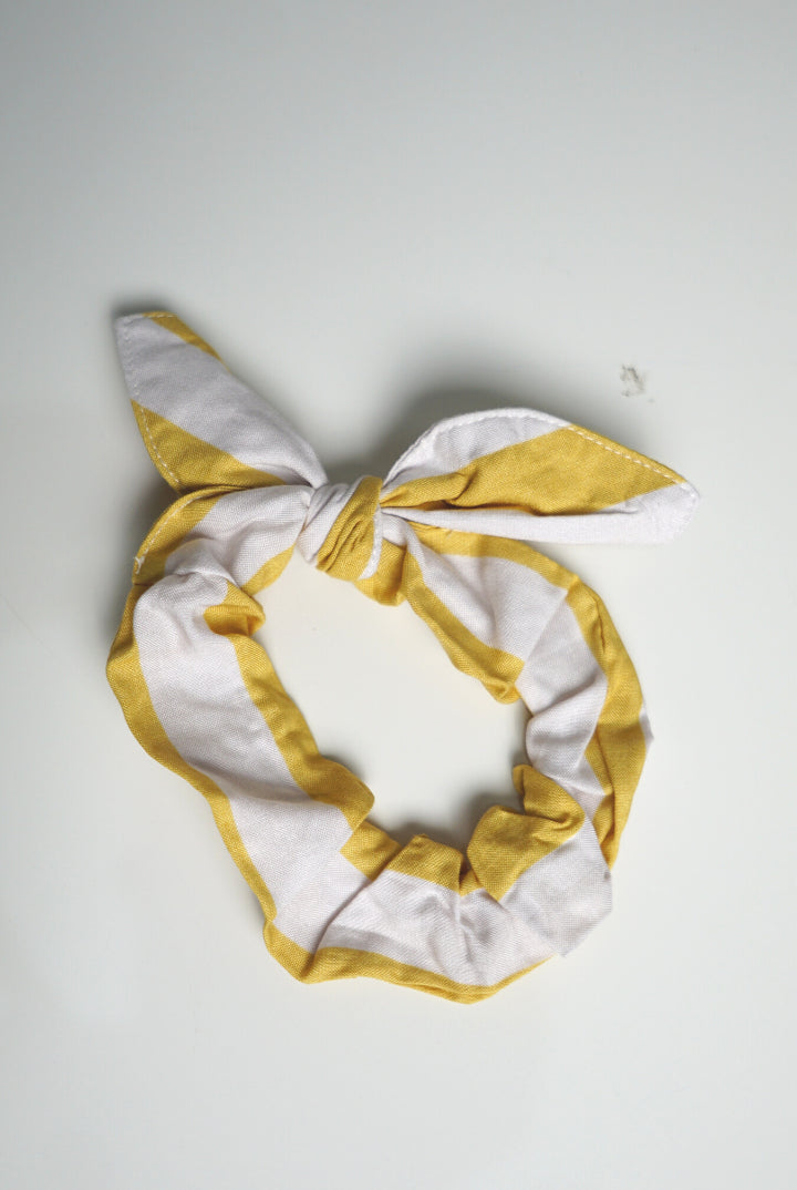 Amaya Scrunchie In Yellow Stripe