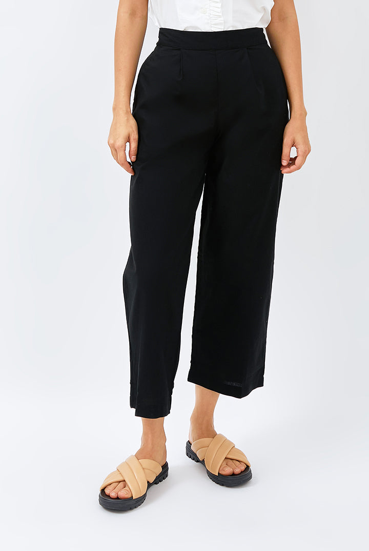 Kai Classic Straight Pants in Black Poplin