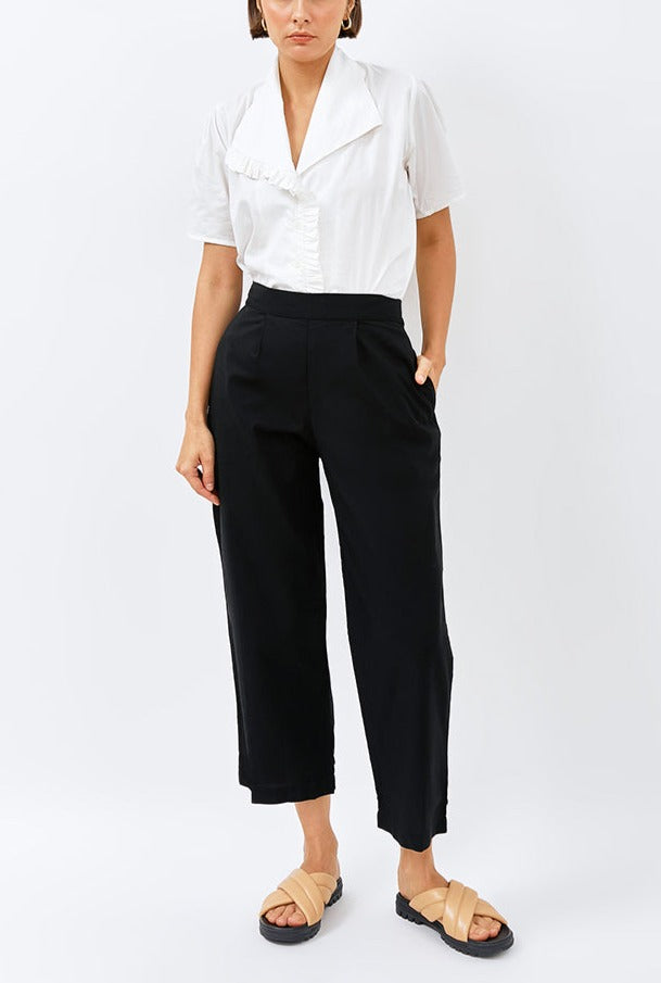 Kai Classic Straight Pants in Black Poplin