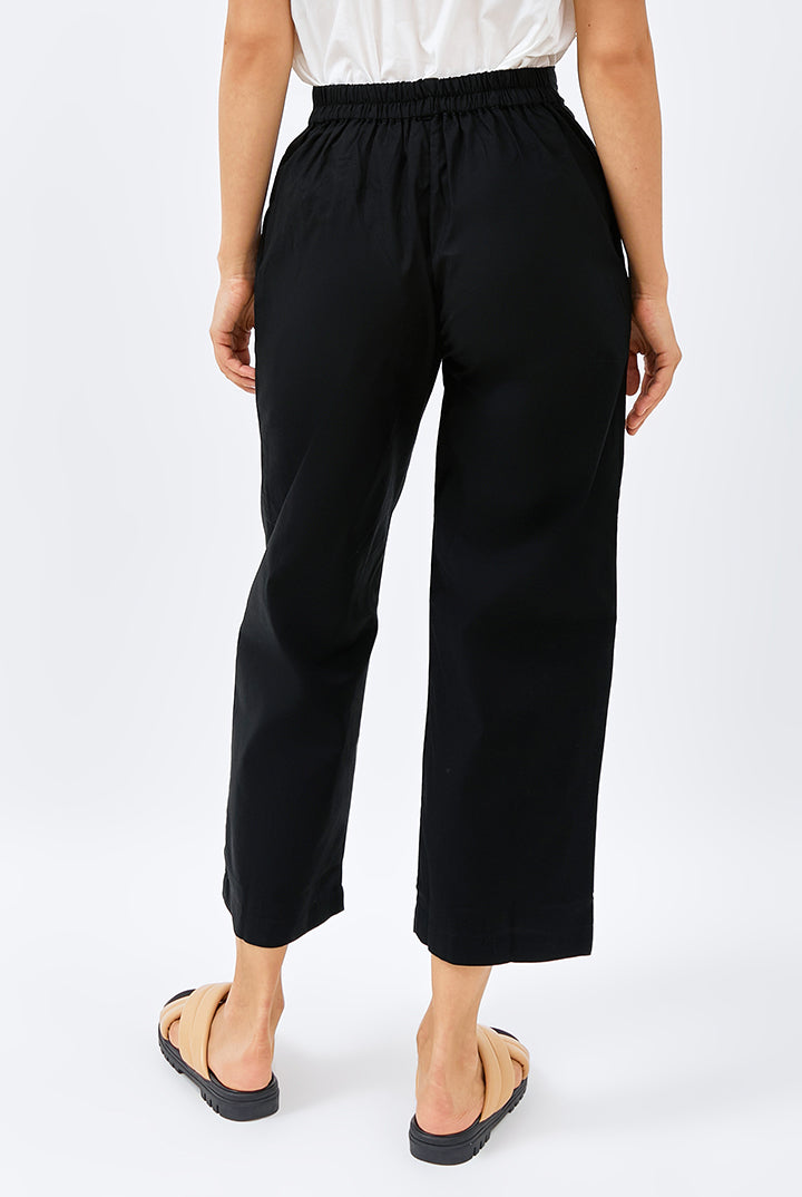 Kai Classic Straight Pants in Black Poplin